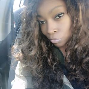 Meet your Posher, Rolanda